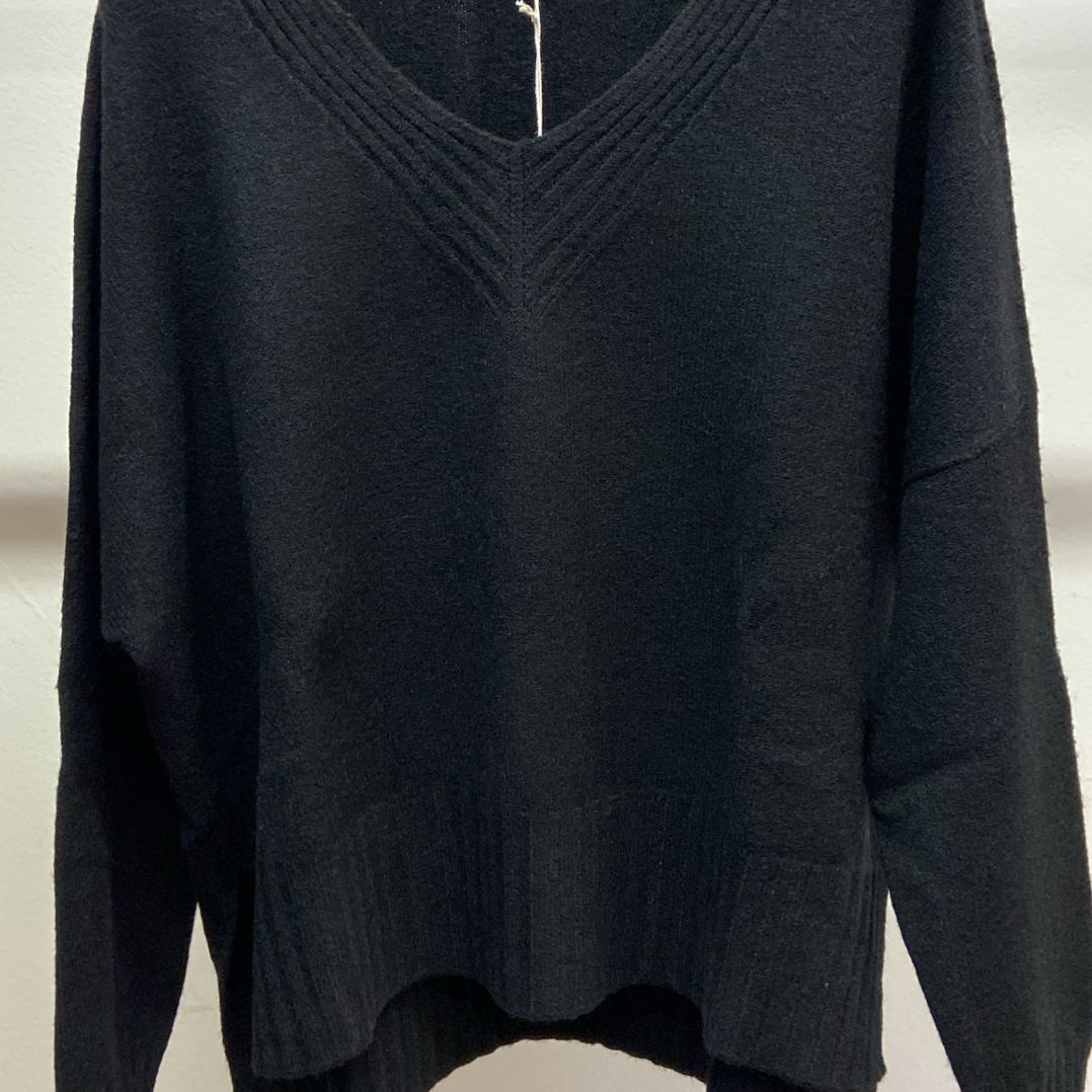 feiner Pullover mit V-Ausschnitt