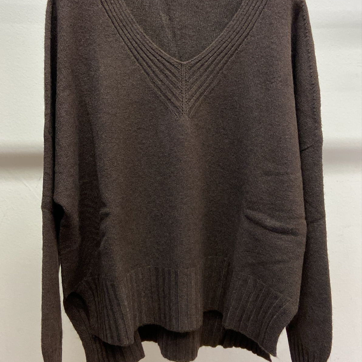 feiner Pullover mit V-Ausschnitt
