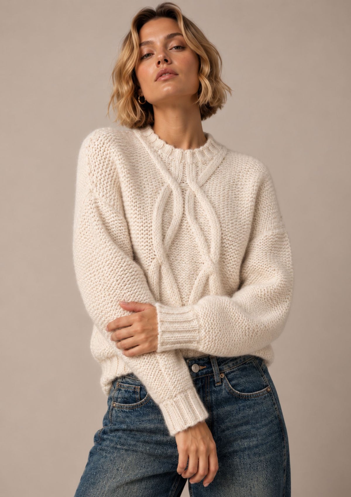 Strickpullover Panna mit Zopfmuster und voluminösen Ärmeln