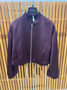 Schwarze Bomberjacke mit Reißverschluss, moderne kurze Jacke