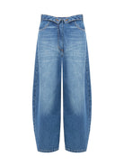 Damenjeans im Mom Fit mit niedrigem Bund und weitem Bein aus 100 % recycelter Baumwolle