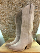 Beige Western Stiefel in angerauter Wildlederoptik mit Stickerei