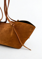 Veloursleder Shopper Damen
Shopper Damen Leder
Ledertasche Damen
Veloursleder Tasche
Shopper aus Veloursleder
große Handtasche Damen
Schultertasche Damen
Leder Shopper
braune Ledertasche Damen
Cognac Tasche Damen
dunkelbraune Tasche Damen
elegante Alltagstasche Damen
