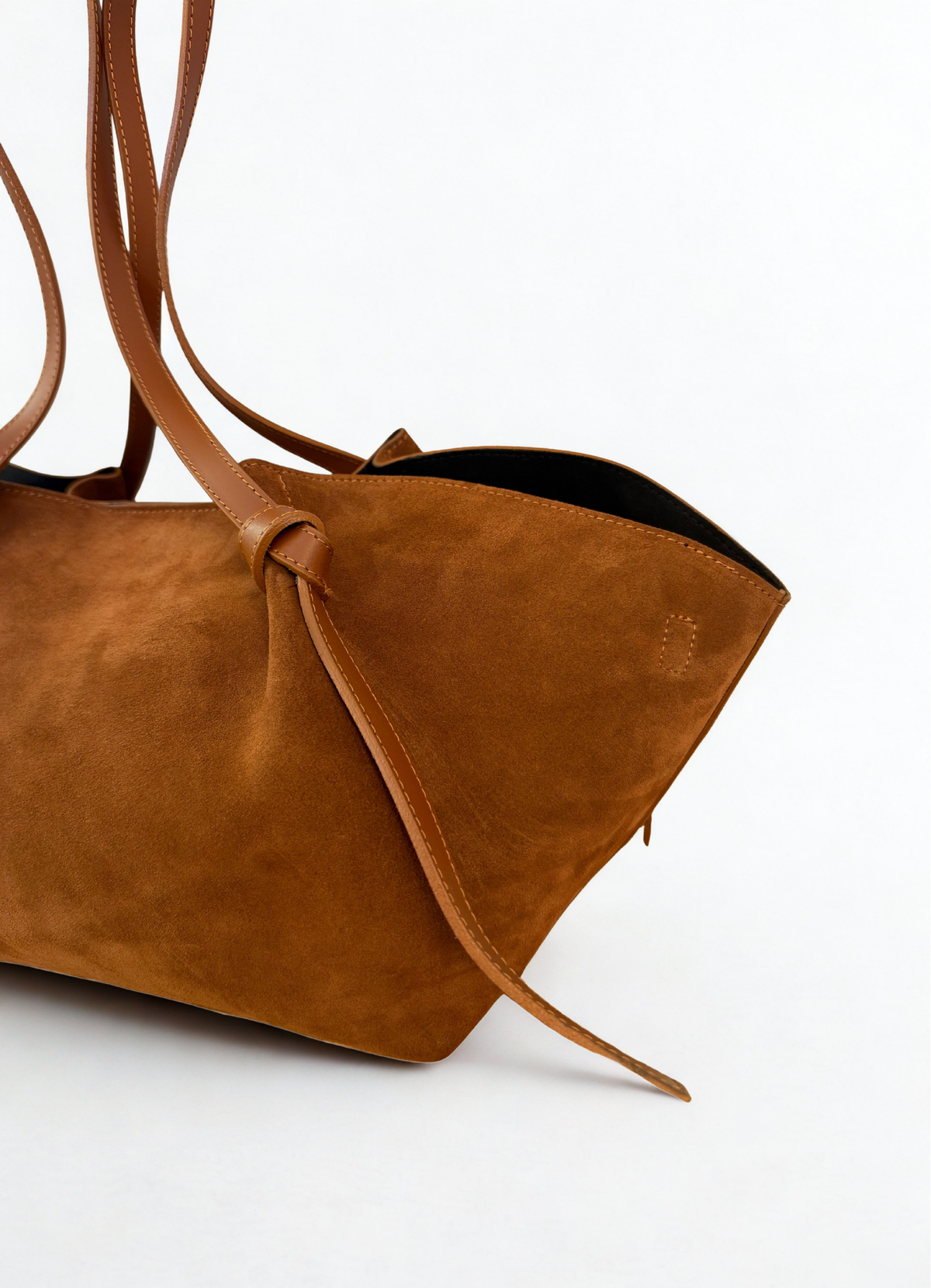 Veloursleder Shopper Damen
Shopper Damen Leder
Ledertasche Damen
Veloursleder Tasche
Shopper aus Veloursleder
große Handtasche Damen
Schultertasche Damen
Leder Shopper
braune Ledertasche Damen
Cognac Tasche Damen
dunkelbraune Tasche Damen
elegante Alltagstasche Damen
