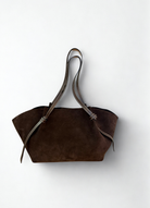 Veloursleder Shopper Damen
Shopper Damen Leder
Ledertasche Damen
Veloursleder Tasche
Shopper aus Veloursleder
große Handtasche Damen
Schultertasche Damen
Leder Shopper
braune Ledertasche Damen
Cognac Tasche Damen
dunkelbraune Tasche Damen
elegante Alltagstasche Damen