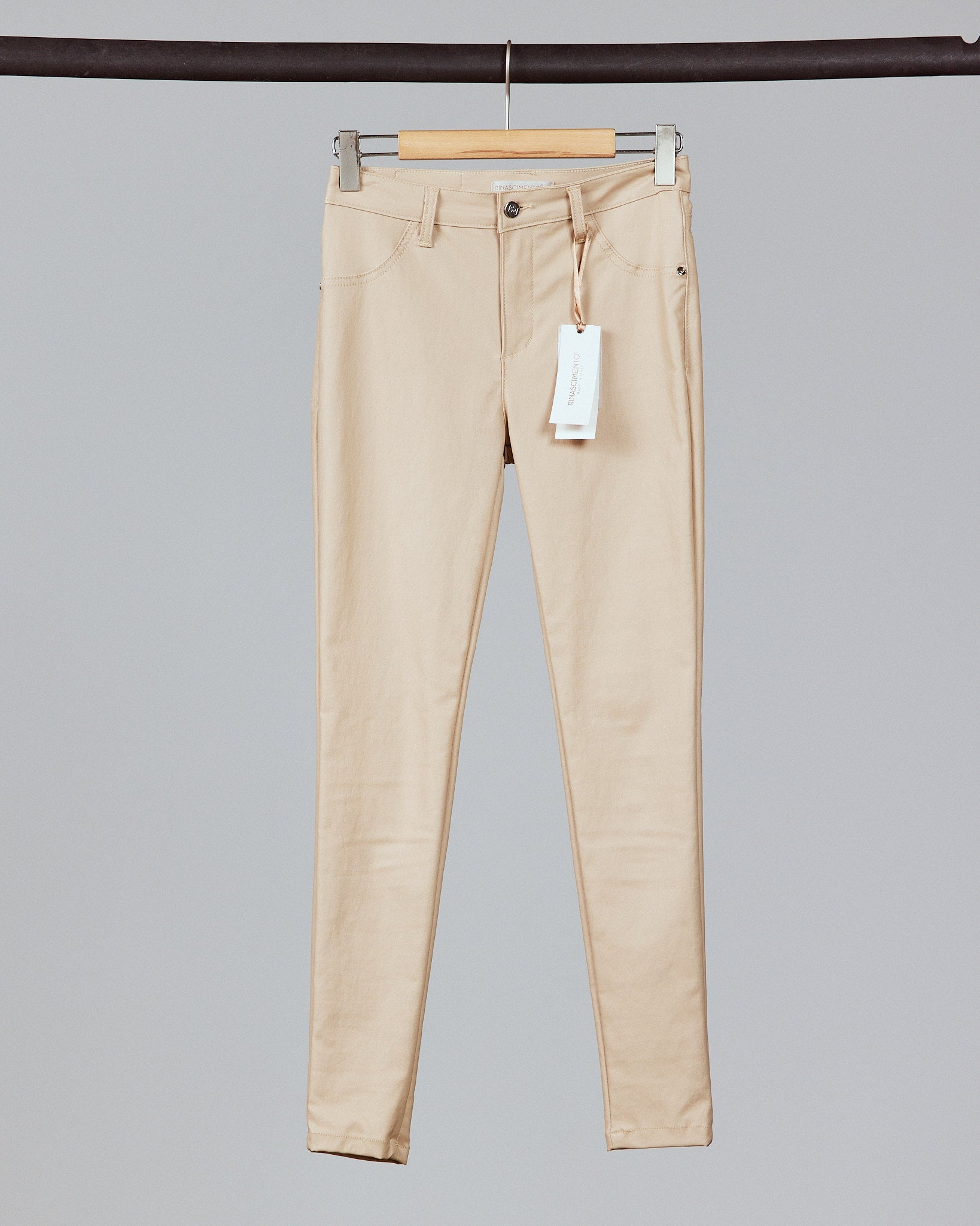 Hose-Kunstleder-C5-Rinascimento-Boutique-Mode-Salzburg-Fruehling-Sommer-Damenmode-Trend-Italien-Fashion-Instagram