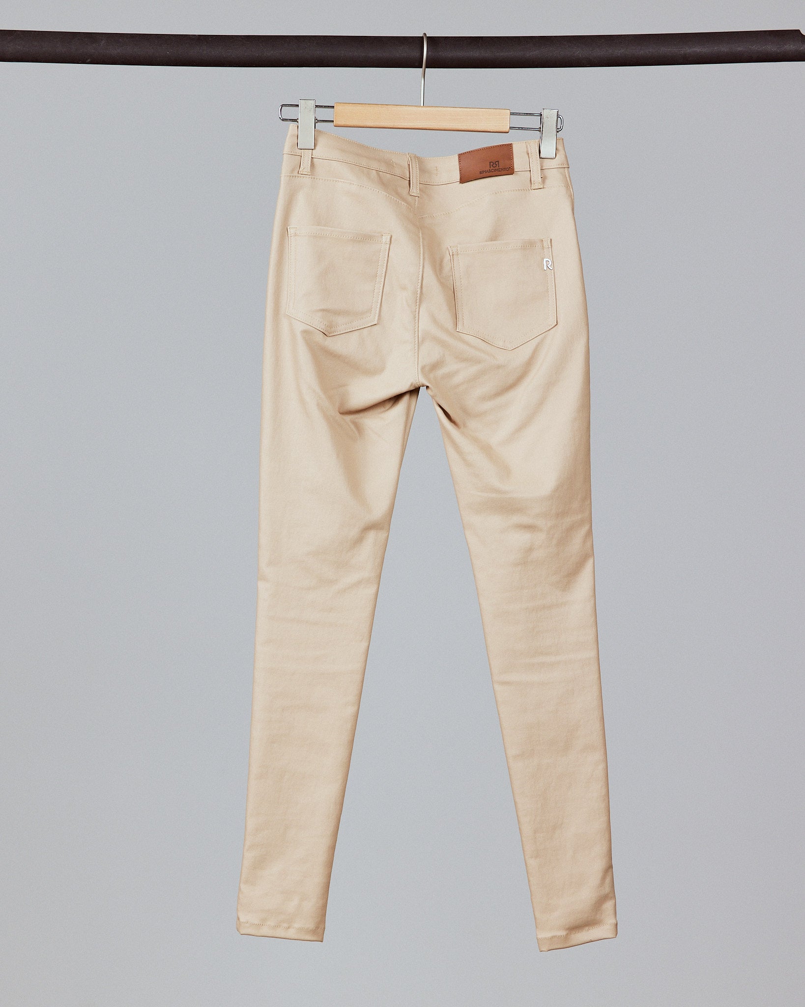 Hose-Kunstleder-C5-Rinascimento-Boutique-Mode-Salzburg-Fruehling-Sommer-Damenmode-Trend-Italien-Fashion-Instagram