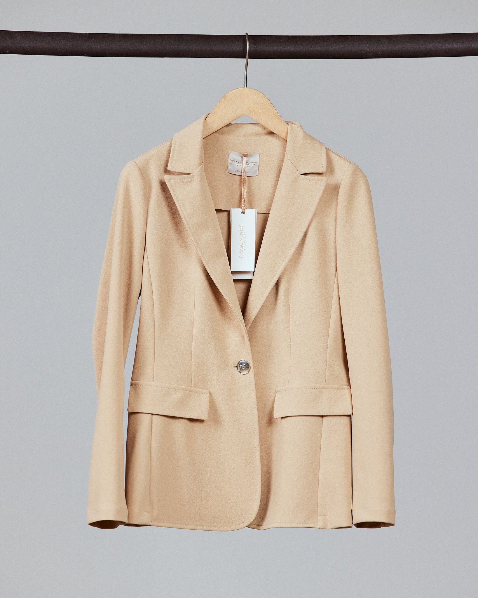 Blazer-C5-Rinascimento-Boutique-Mode-Salzburg-Fruehling-Sommer-Damenmode-Trend-Italien-Fashion-Instagram