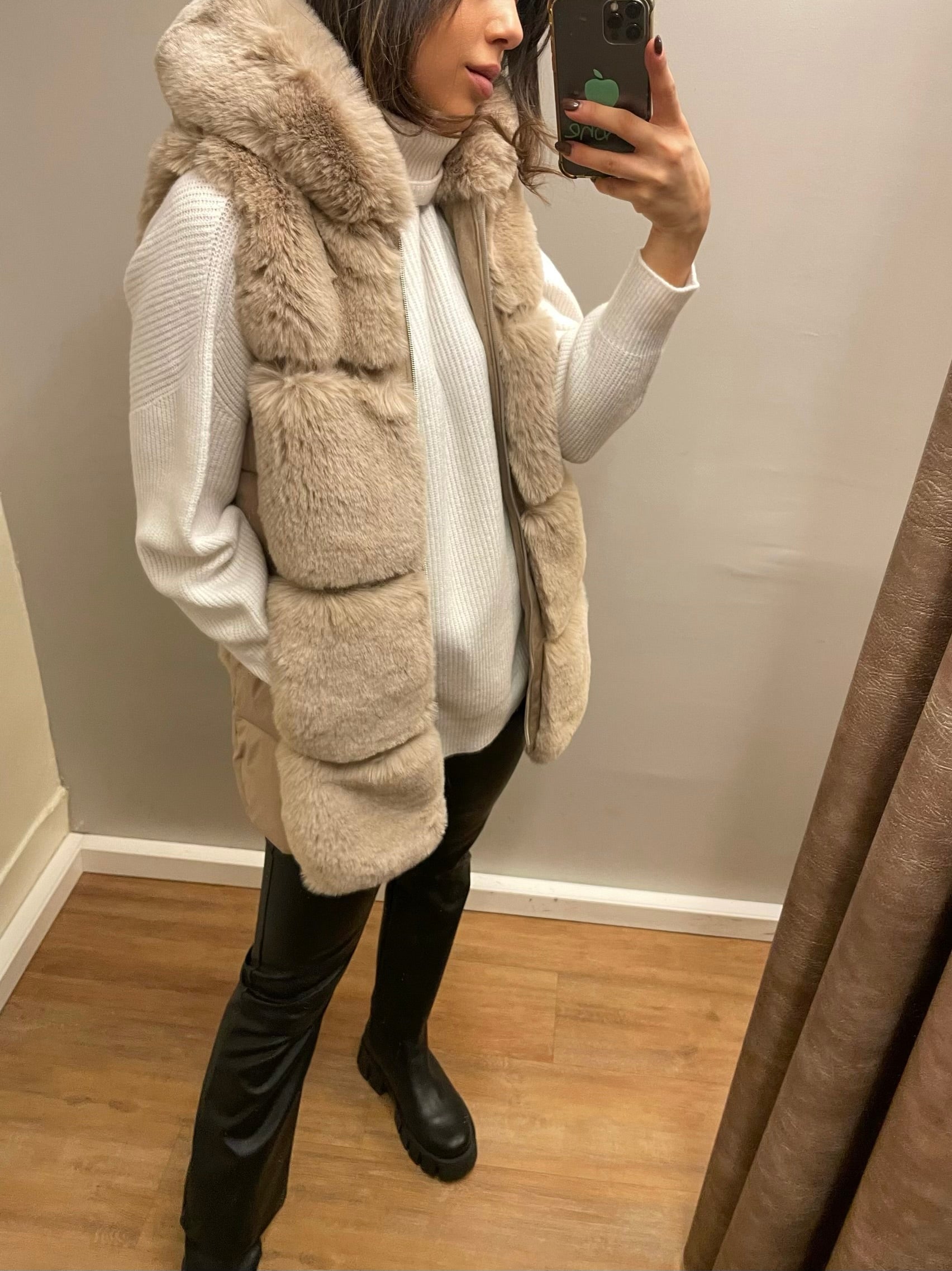 Rinascimento-kauflokal-altstadt-naturfaser-outfit-instagram-c5rinascimento-shopping-onlineshopping-salzburg-c5-OOTD-austria-madeinitaly-fashion-salzburgkauftlokal-Casual-Comfy-Cozy-hw22-model-instagram-neue-kollektion-Herbst-Winter