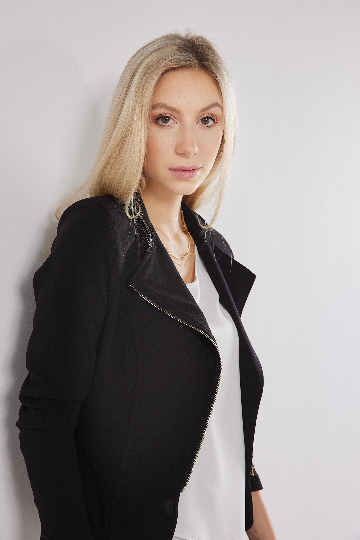 Rinascimento-kauflokal-altstadt-naturfaser-outfit-instagram-c5rinascimento-shopping-onlineshopping-salzburg-c5-OOTD-austria-madeinitaly-fashion-salzburgkauftlokal-Casual-Comfy-Cozy-sommer-summer-model-instagram-neue-kollektion-2021